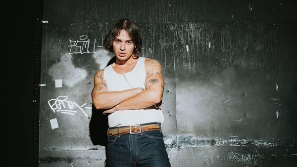 Fenomenul "Cel mai fericit de pe păm&acirc;nt" &ndash; rareș este #1 &icirc;n toate topurile