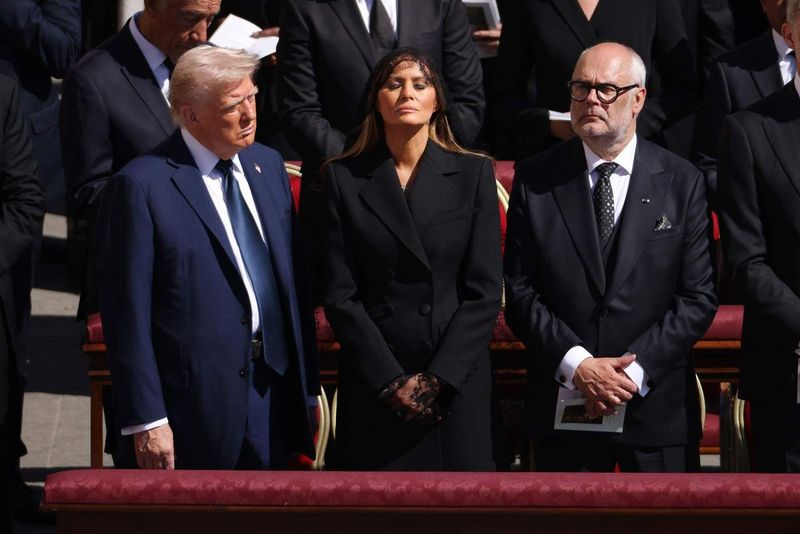  Melania Trump, în centrul atenției la funeraliile de la Vatican
