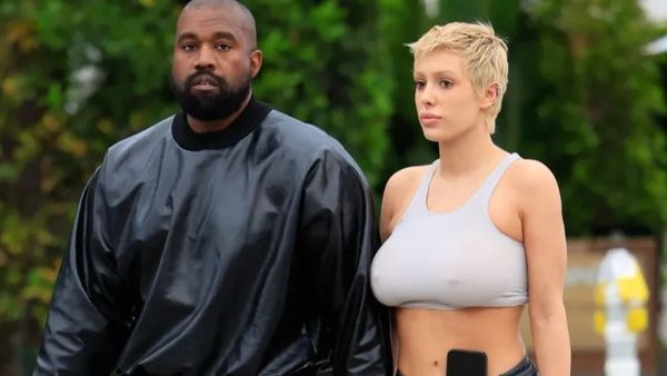 Bianca Censori, complet dezbrăcată &icirc;ntr-un live cu Kanye West. Momentul a str&acirc;ns imediat milioane de vizualizări