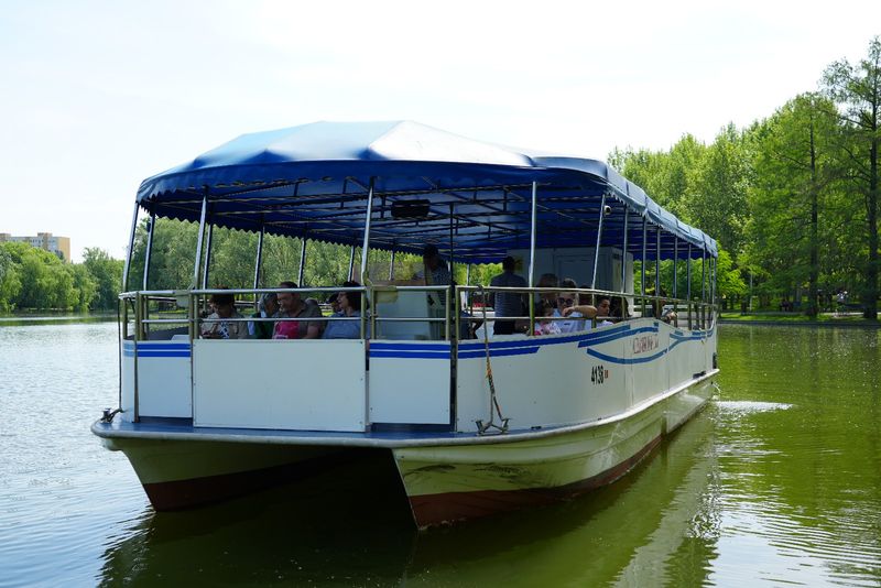 Vezi aici unde trebuie să mergi pentru a te bucura de o plimbare cu vaporașul în Parcul IOR 