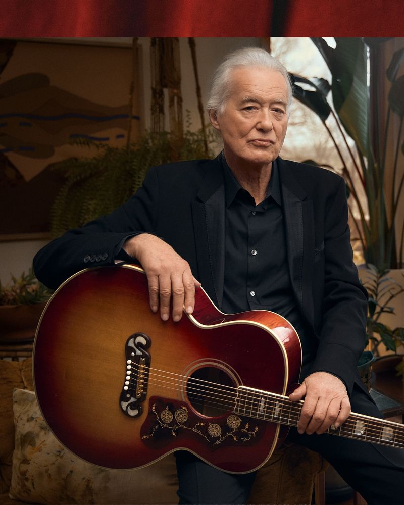  Jimmy Page, chitaristul trupei Led Zeppelin