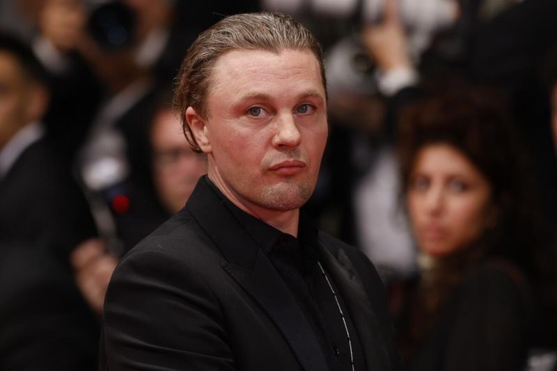 Michael Pitt, acuzat că și-a agresat fosta iubită
