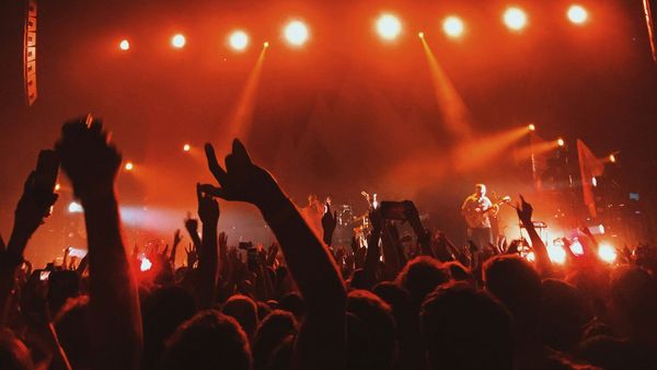 Ce faci &icirc;n weekendul 17-18 mai 2025. Cele mai tari evenimente, concerte, spectacole și festivaluri organizate &icirc;n București