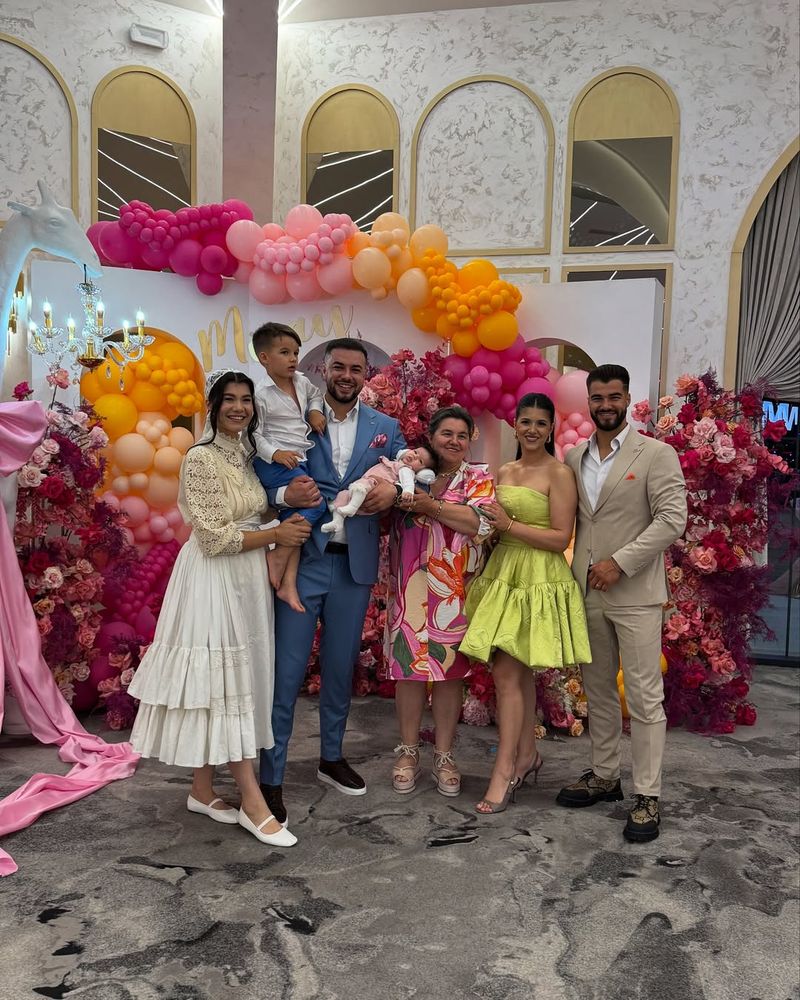 Imagini de la botezul fetiței lui Culiță Sterp 