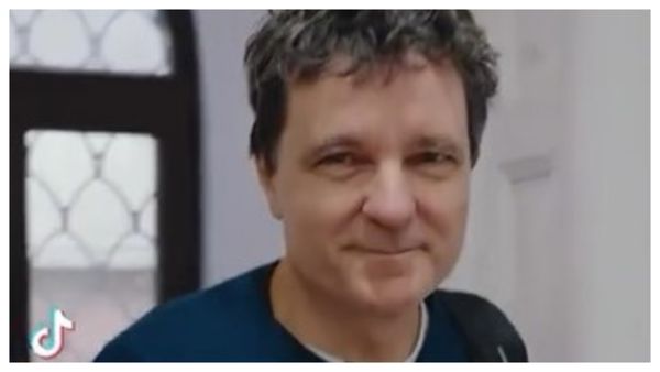 C&acirc;t costă să te tunzi la frizerul preferat al președintelui Nicușor Dan: "Mă tund la Alex de 5 ani!" Prețul nu este deloc ieftin