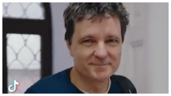 Cât costă să te tunzi la frizerul preferat al președintelui Nicușor Dan: "Mă tund la Alex de 5 ani!" Prețul nu este deloc ieftin