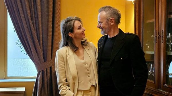 Cum a apărut Mikaela Albu, fiica designerului și a fostei soții, Iulia Albu, la cununia civila a tatălui ei
