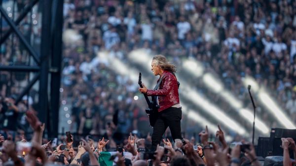 Cum ajungi la concertul trupei Metallica? Legendara formație rock revine la București pe 13 mai &icirc;n 2026