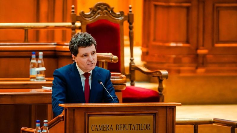 Nicușor Dan nu se aștepta la așa ceva! Aheea, mărturisire sinceră după ce a asistat la &icirc;nvestirea tatălui ei: "A zis că s-a plictisit la discurs"