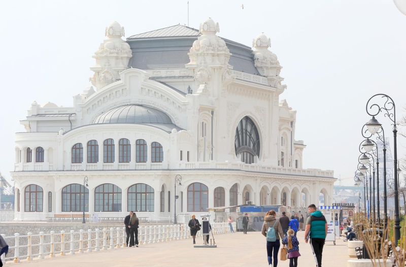 Iată ce sume trebuie să plătești dacă vrei să-ți faci cununia civilă în Cazinoul din Constanța