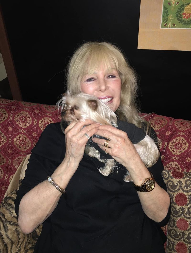 A murit Loretta Swit 