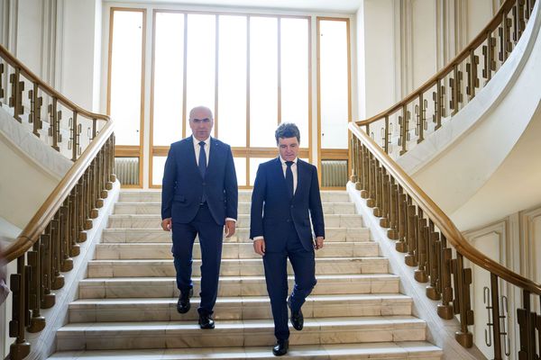 Nicușor Dan și Ilie Bolojan, lideri detașați &icirc;n topul &icirc;ncrederii &icirc;n politicieni &ndash; sondaj INSCOP