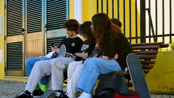 Ce pot face adolescenții &icirc;n vacanța de vară. Activități utile, educative, distractive