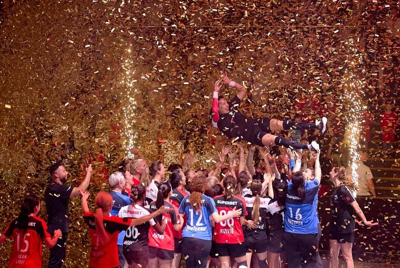 Cristina Neagu s-a retras din handbal