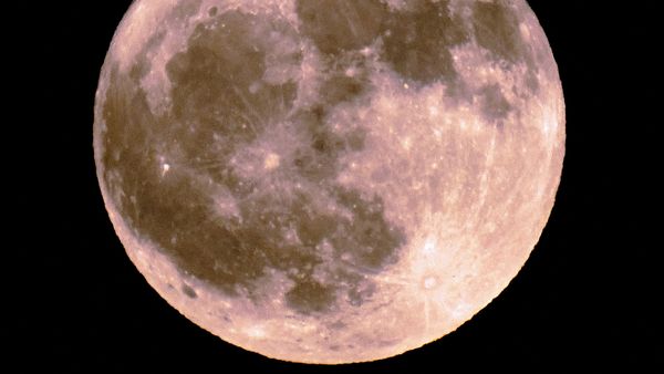 Horoscop Luna Plină, iunie 2025: Cele mai afectate zodii de Luna Capsunelor