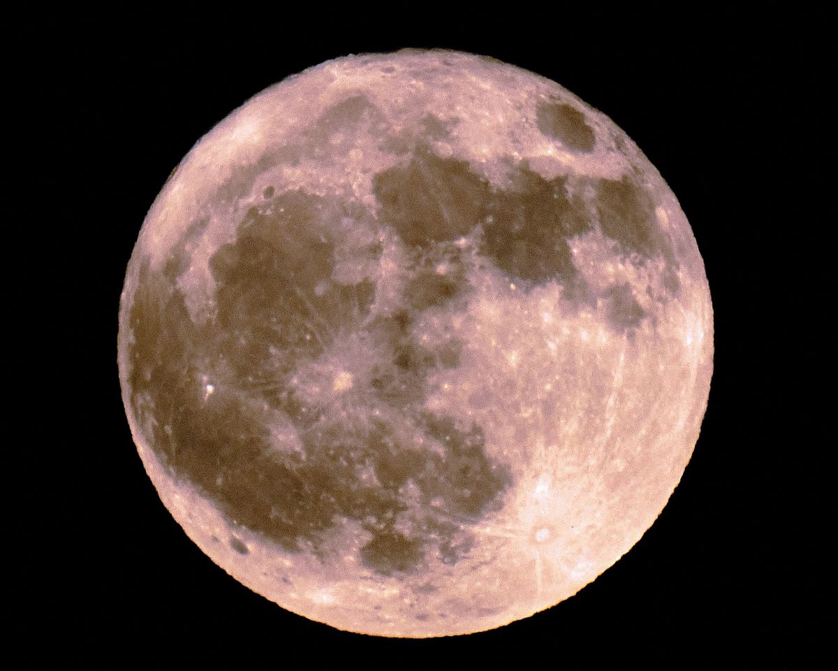 Luna Plina Roz iunie 2025. Cum sunt influentate zodiile