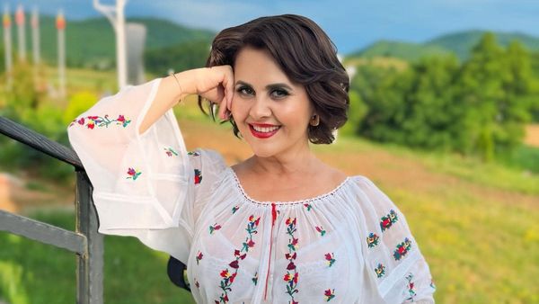 Durere fără margini pe scena muzicii populare! Niculina Stoican este răvășită de pierderea lui Aurel Blondea. Interpreta a transmis un mesaj care a emoționat o țară &icirc;ntreagă: &bdquo;Drum Lin, cea mai bună vioară a Gorjului&rdquo;