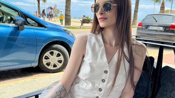 Te trec fiorii! Cum arată acum locul unde Teodora Marcu a fost împușcată fără milă de Robert Lupu. Mulți locuitori din Cosmopolis evită să treacă pe lângă locul unde tânăra mămică și-a pierdut viața