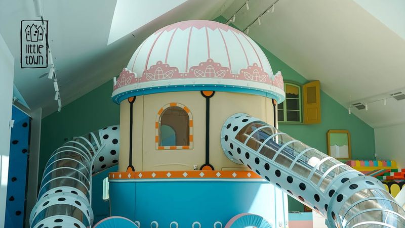 Little Town Craiova se deschide în weekend 