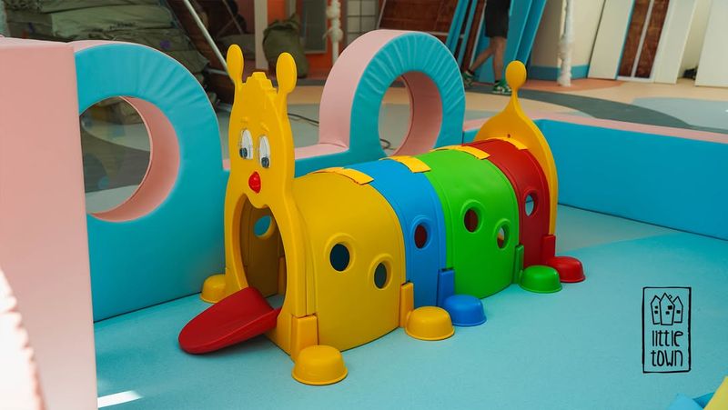 Ce poți face la Little Town Craiova? 