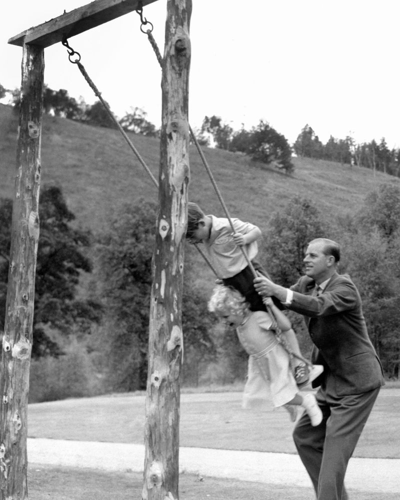 Ce imagine a postat regele Charles cu tatăl lui? 