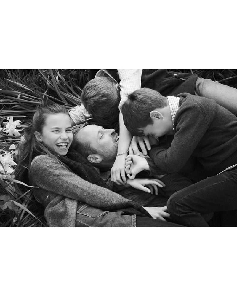 Prințul William, imagine rară alături de copiii lui 