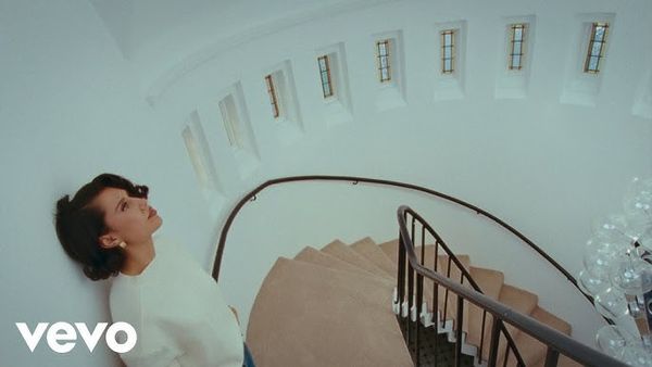 VIDEOCLIP: Mark Ronson, RAYE - Suzanne