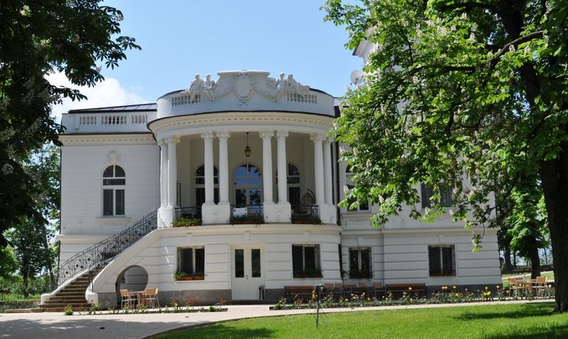 Imagini de la Conacul Popeci