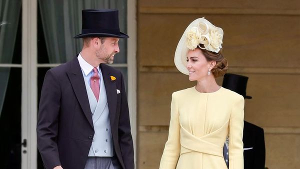 Cu ce femeie celebră a fost surprins Prințul William? Nimeni nu se aștepta să &icirc;i vadă &icirc;mpreună. Unde era Kate Middleton?