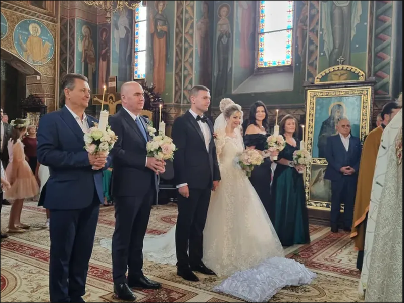 Cu ce se ocupă iubita lui Ilie Bolojan?