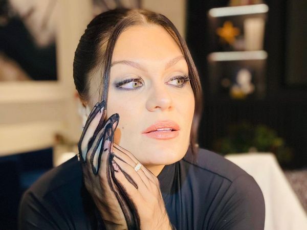 Primul mesaj al lui Jessie J dupa operatia suferita la san. Cantareata a anuntat in urma cu o luna ca sufera de cancer mamar