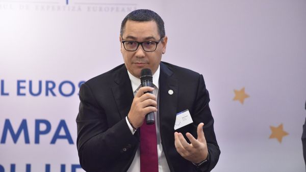 Cine este și cu ce se ocupă Cristina Petrovici, iubita lui Victor Ponta? Cum s-au cunoscut cei doi