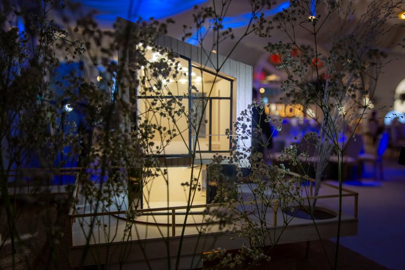 Imagini cu hotelul de la comuna Sadu