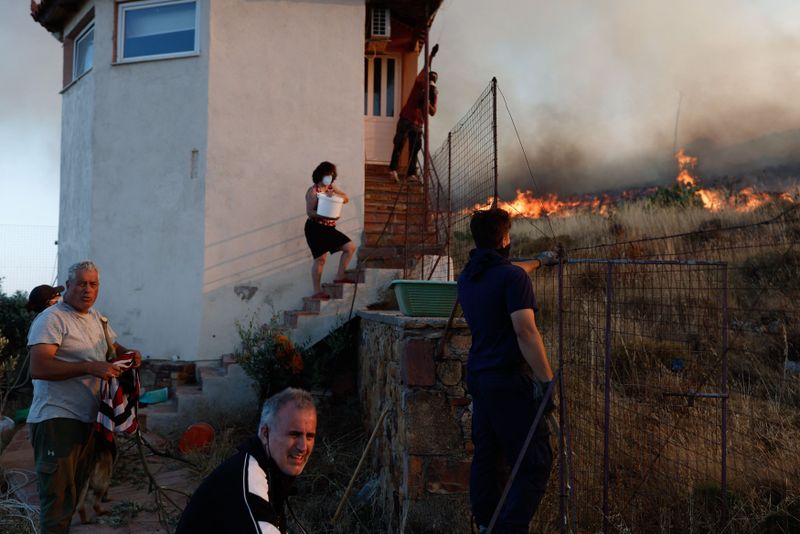 Incendii devastatoare pe insula Chios
