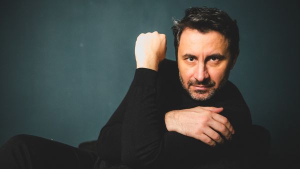 Adi Nour a fost dat afară de la Teatrul Național de Operetă fără explicații clare, dar motivul real a ieşit la iveală acum: "S-a hotărât că nu le mai sunt de folos". Ce a stat în spatele deciziei şochează pe toată lumea