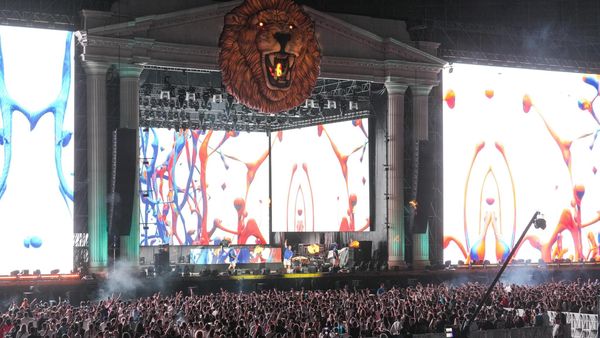 J BALVIN urcă astăzi, 29 iunie 2025, pe scena festivalului IntenCity de la CRAIOVA! Programul și line-up-ul complet al zilei