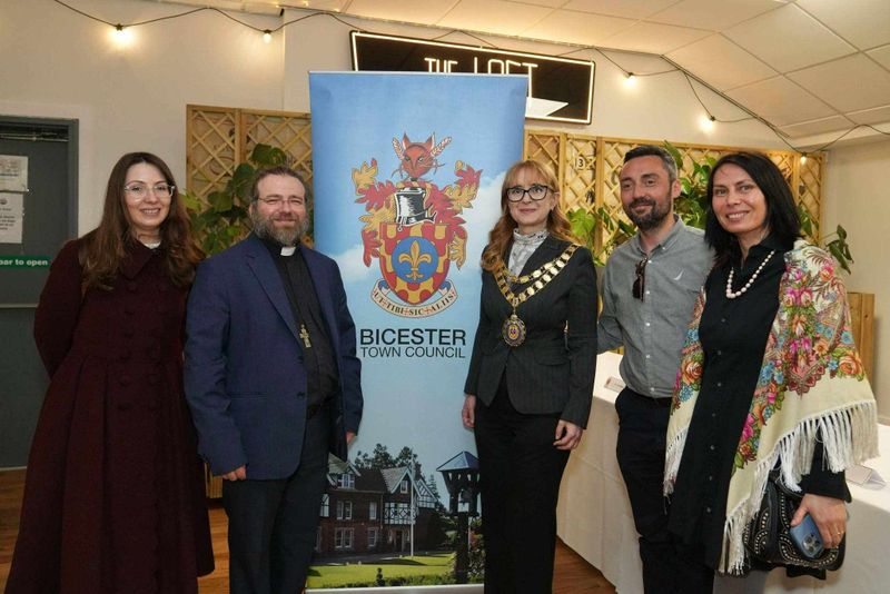 Ce trebuie să știi despre Alisa Russell, prima româncă aleasă primar în Marea Britanie? 