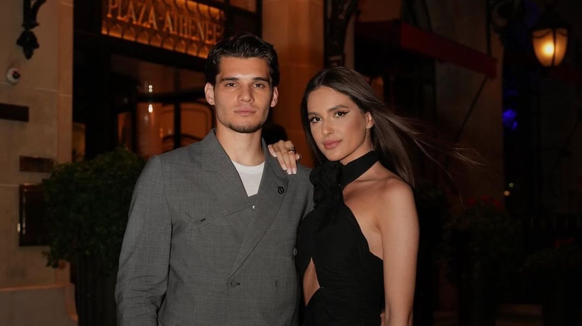 Cum și-au făcut apariția Ianis Hagi și soția lui, Elena, la nunta Kirei Hagi! Cei doi au întors toate privirile