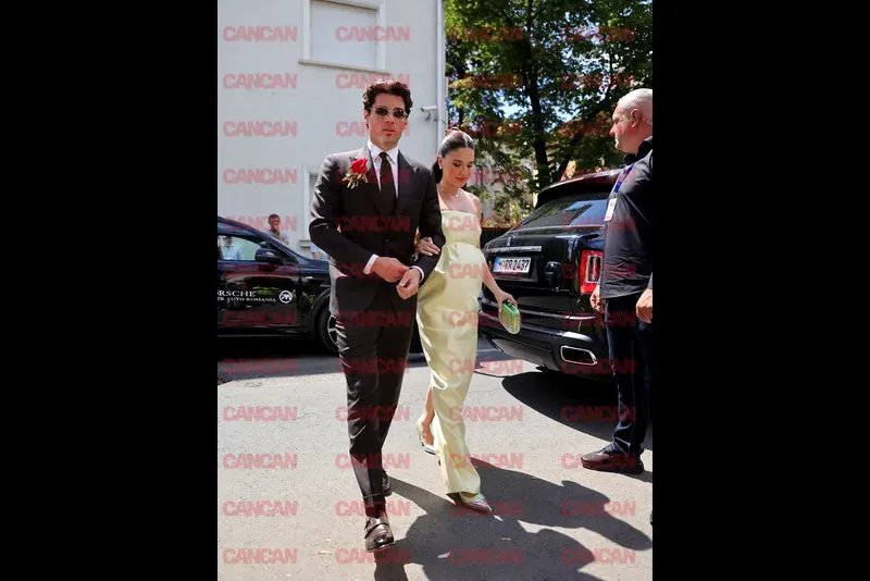 Cum au arătat Ianis Hagi și soția lui, Elena, la nunta Kirei Hagi?