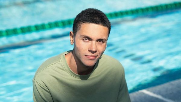 &ldquo;Limitele sunt făcute să fie depăşite&rdquo;. Performanță uluitoare pentru David Popovici! Celebrul &icirc;notător a c&acirc;știgat medalia de aur &icirc;n proba de 100 m liber de la CE U23 și a stabilit un nou record