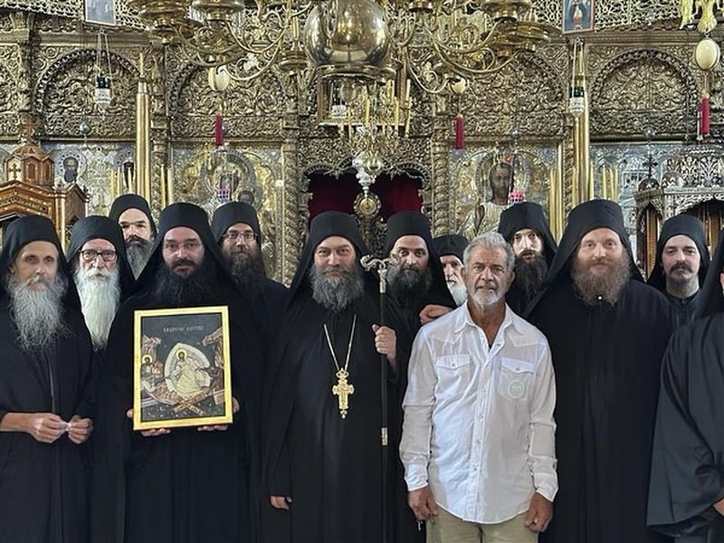 Mel Gibson a vizitat o mănăstire de la Muntele Athos 