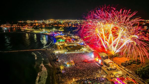 Ce surprize pregătesc organizatorii la NEVERSEA KAPITAL? Festivalul va avea loc &icirc;n perioada 4-6 iulie 2025, pe Arena Națională