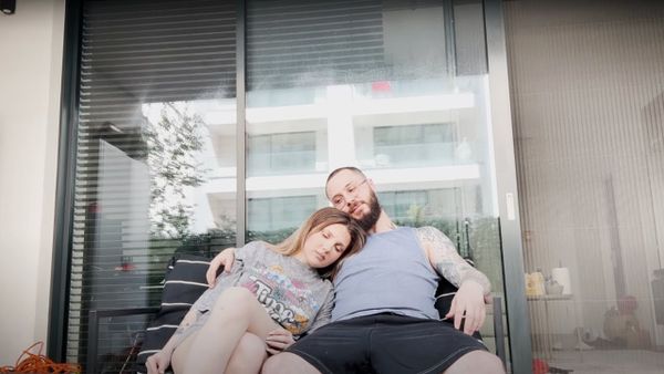 Noua piesă a Alessandrei este aici și sună a HIT. Emoția melodiei "Delirăm" se simte &icirc;n fiecare vers