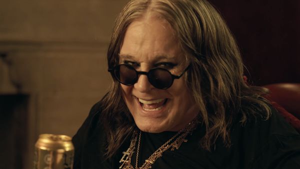 Ozzy Osbourne, in lacrimi la ultimul concert cu Black Sabbath: „A fost o viață de vis!  Peste 40.000 de persoane la show-ul de la Birmingham, la care au participat o pleiadă de vedete rock si heavy-metal