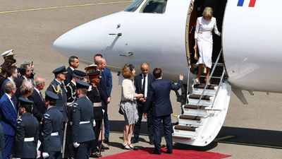 Umilință dublă pentru Emmanuel Macron! Cum a fost ignorat presedintele francez de Brigitte Macron și pus într-o situație jenantă de Kate Middleton