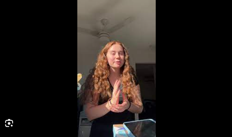 A născut la doar 17 ore după ce a aflat că este însărcinată