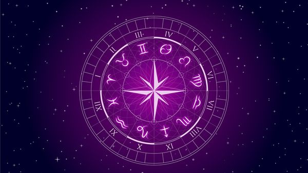 HOROSCOP 17 iulie 2025. Zodia care iese complet din tipare astăzi! Trăiește una dintre cele mai norocoase zile din această vară. Astrele &icirc;i aduc mai mulți bani, reușite &icirc;n lanț și o dragoste nouă
