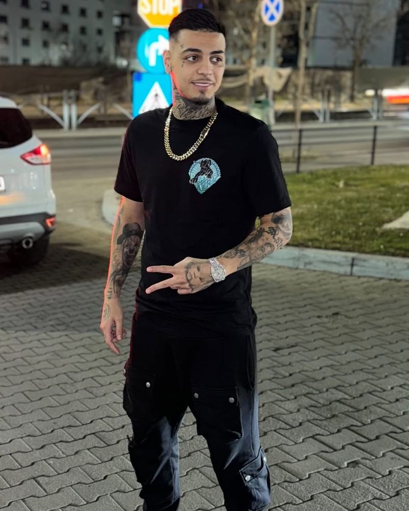 Albert NBN a primit amendă după ce a înjurat România pe scena de la Beach, Please! 