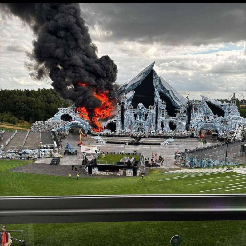 Află la ce festival a avut loc ieri un incendiu de proporții