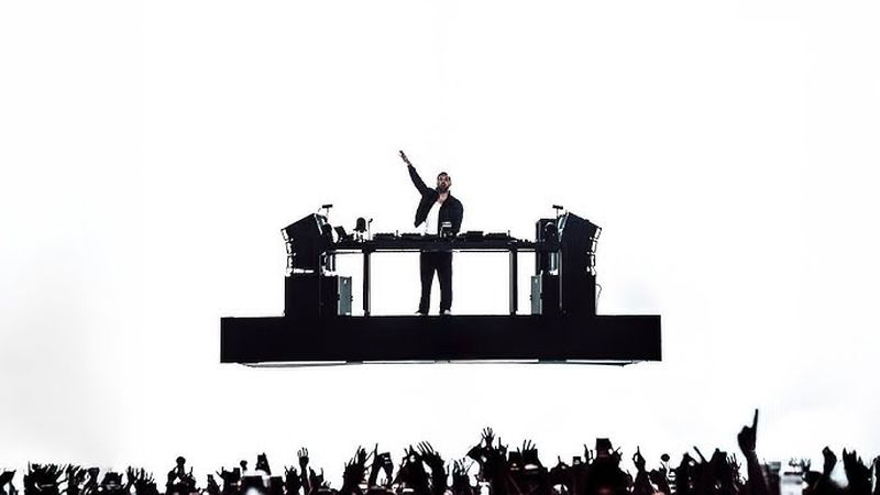 VIDEOCLIP: David Guetta, Hypaton, Bonnie Tyler - Together